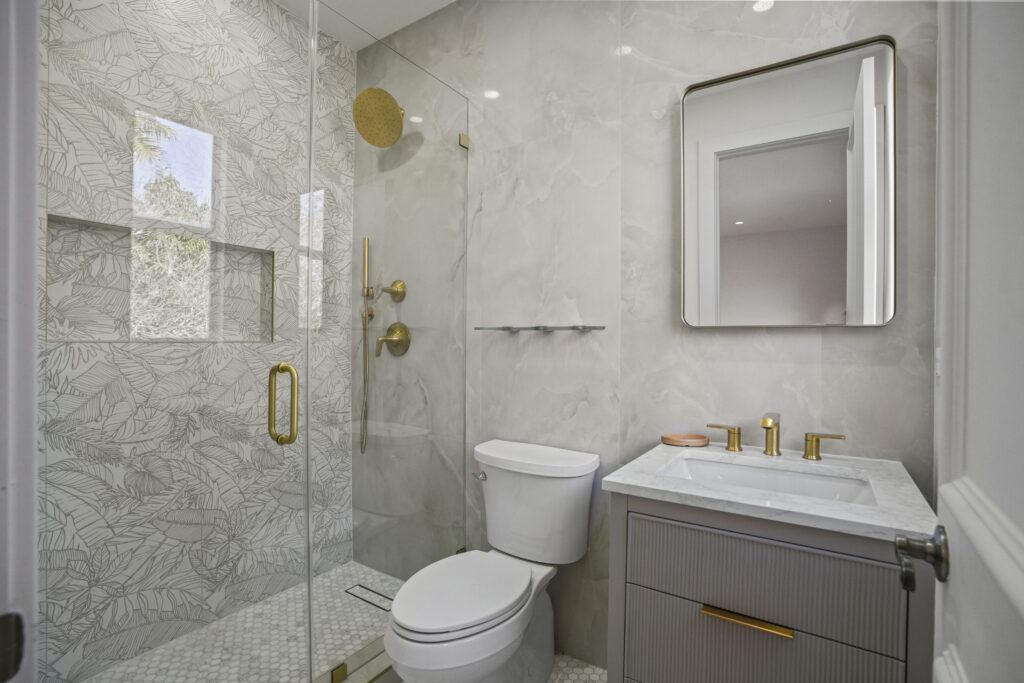 Professional glass installation in South Florida by IG Glass