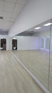 Custom glass installation project by IG Glass South Florida