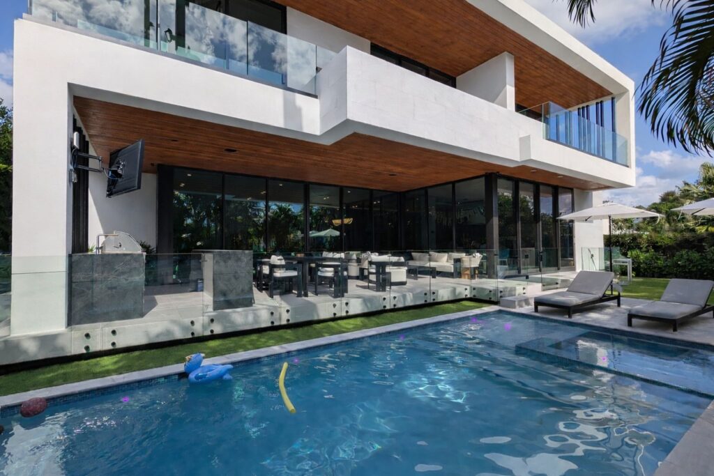 Bay Harbor Islands Glass Railing