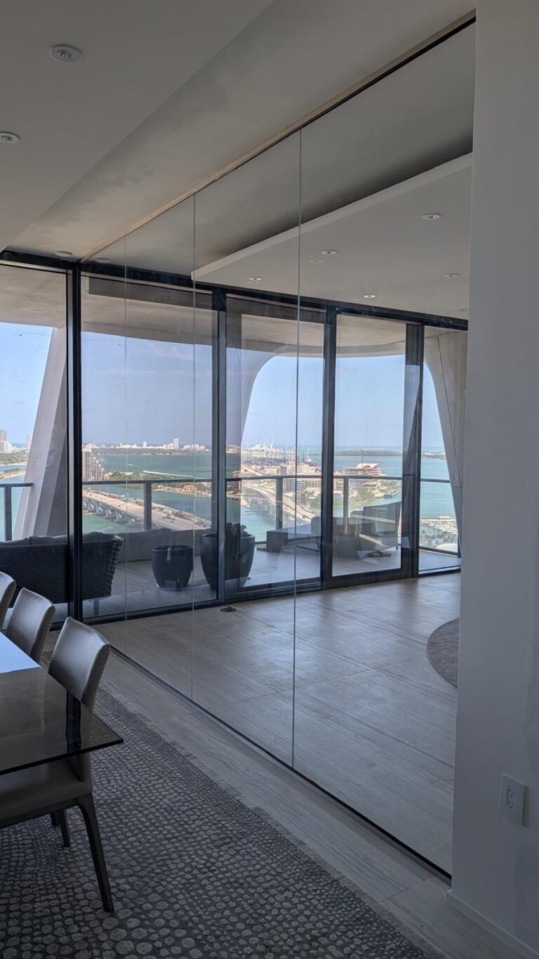 Glass room enclosure
