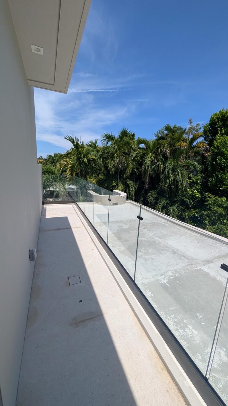 Key Biscayne exterior glass railing3