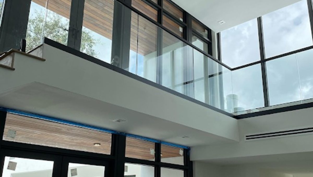 Discovering Elegance and Safety with IG Glass