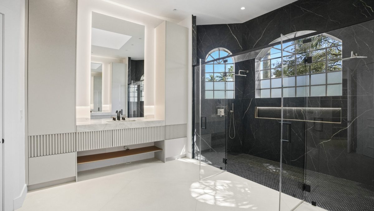 Professional glass installation in South Florida by IG Glass