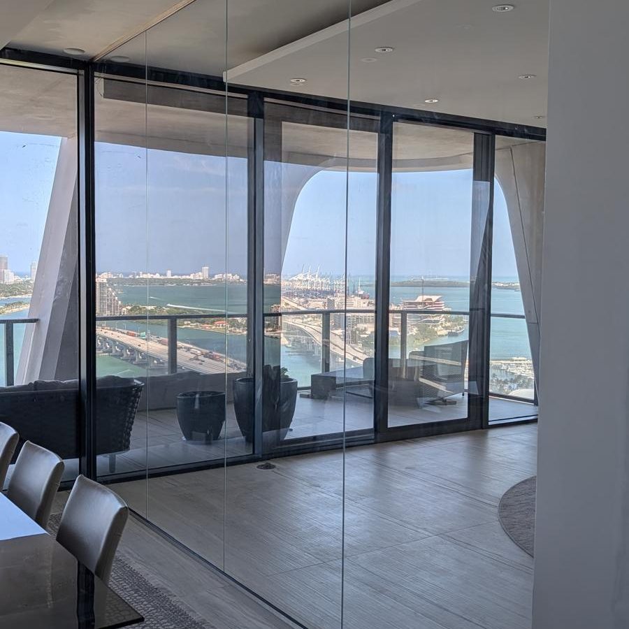 Glass room enclosure