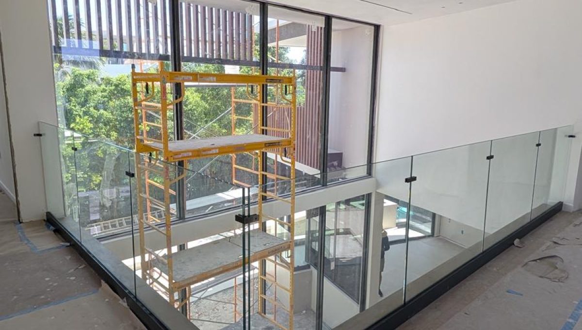 Key Biscayne interior glass railing2