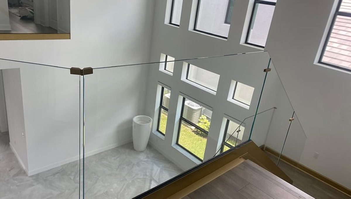 Long-Term Maintenance Plans for Glass Railings in Miami