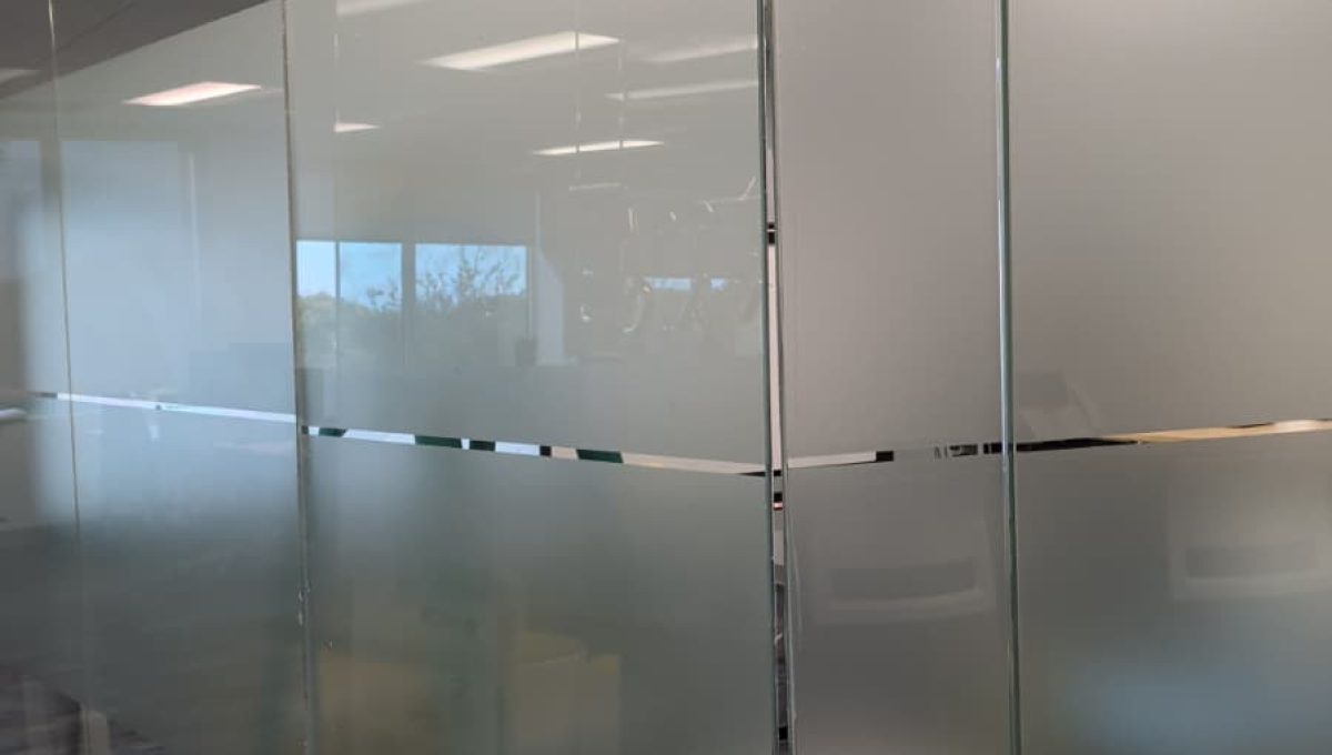 Professional glass installation in South Florida by IG Glass