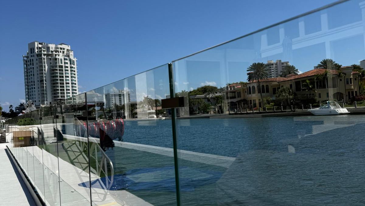 Custom glass installation project by IG Glass – Miami & Fort Lauderdale, FL